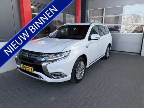 Mitsubishi Outlander 2.4 PHEV Instyle Diamand Edition 360º CAMERA/LEDER VOL!/DODE HOEK DET./TREKHAAK