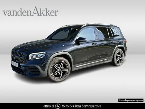 Mercedes-Benz GLB 180 AMG // Nightpakket // Sfeerverlichting // 19" AMG Velgen // Camera // Elek. Ac
