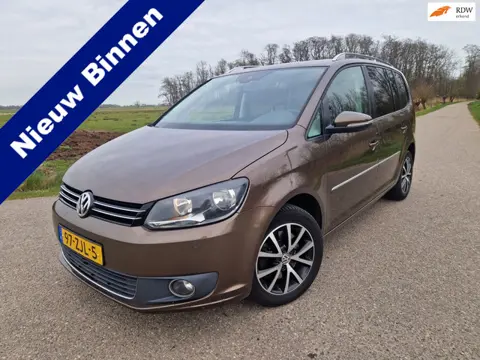 Volkswagen Touran 2.0 TDI Highline BlueMotion/ NL Auto / Zeer Goed Onderhoud / Distr. Vervangen / Ai