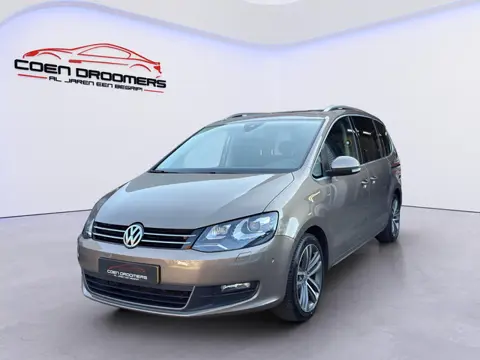 Volkswagen Sharan 2.0 TSI Highline 7p. | Panoramadak | Xenon | 7-zits | Parkeercamera met parkeersen