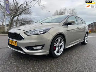 Ford Focus Wagon 1.0 Titanium ST-Line / distributieriem.vervangen / airco / cruise.cont / key.less /
