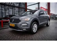 Volkswagen T-Roc 1.5 TSI Sport | Automaat | Camera | Stoel verwarming | Car-play | Adaptieve cruise 