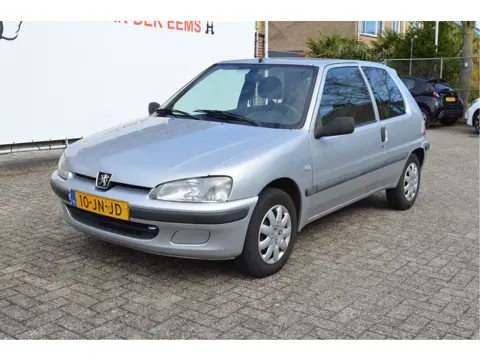 Peugeot 106 1.1 XTX NL-Auto / Apk 28-09-2026 / Centr.lock / Elec.ramen