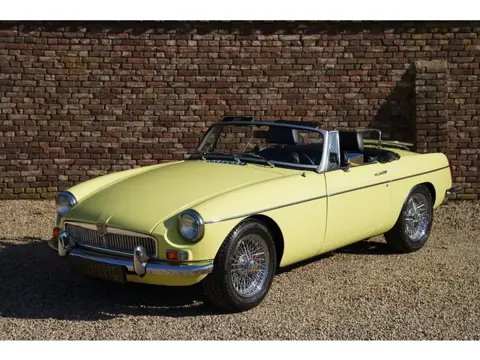 MG B Roadster Overdrive Same owner since 1981!, MGC rear axle, Restored condition! Well documented, 