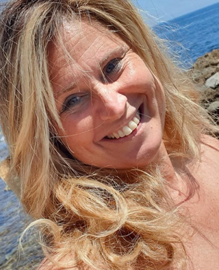 Natte vrouw is op zoek naar jou!