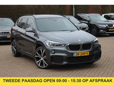 BMW X1 sDrive18i Executive Ed. M Sport / Trekhaak / Camera / Head-up / Alcantara / Navigatie / Sport