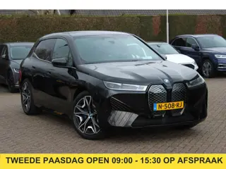 BMW iX xDrive40 High Exe. M Sport 77 kWh / SoH 97,1% / Trekhaak / 360Camera / Head-up / Keyless / So