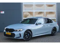 BMW 3-serie 330e xDrive M-Sport Pro | Kuipstoelen | Pano | ACC | HUD | Memory