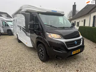 Knaus Live TI 700 MEG- Lengte bedden Black edition