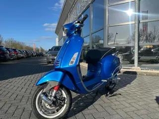 Vespa Bromscooter Sprint 4T | Nette Staat | Lage KM! |