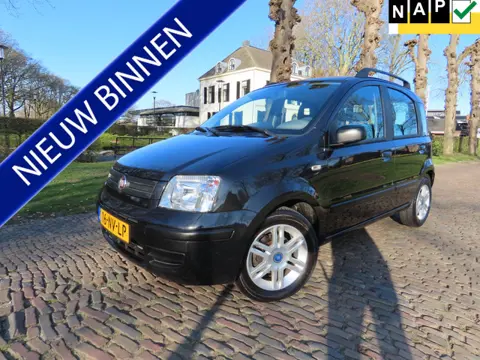 Fiat Panda 1.2 Dynamic Stuurbekrachtiging 5 Drs Hoge Instap Lm Velgen***Zuinige Auto***