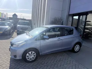 Toyota Yaris 1.3 VVT-i Now 2E EIG! AIRCO! 5DEURS! INRUIL MOGELIJK!