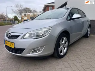 Opel Astra 1.4 Edition/Cruise-c/Climate-c/Aux/Trekhaak/Goed-onderhouden/Sfeerverlichting