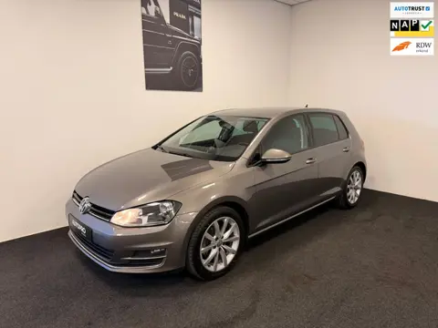 Volkswagen Golf 1.4 TSI Connected Series| Massage| Camera| Stoel verwarming