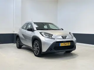 Toyota Aygo X 1.0 VVT-i MT Play |Apple Carplay/ Android auto | Bluetooth | Camera| NL | 1 Eig |