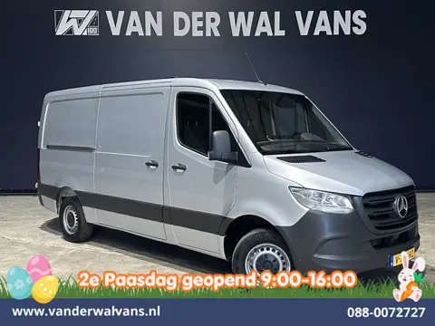 Mercedes-Benz Sprinter 315 CDI 150pk L2H1 Euro6 Airco | Camera | Apple Carplay | Trekhaak | Chauffeu
