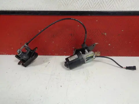 Steer Peugeot Metropolis 2017 - 2018