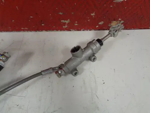 Rear brake master cylinder  Peugeot Metropolis 2017 - 2018