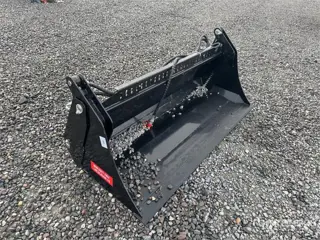 Giyi 1820 mm Multi-Purpose Skid Steer Bucket (Unus