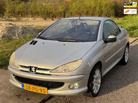 Peugeot 206 CC 1.6-16V Quiksilver Storing Cabriodak! ECC Audio/CD El. pakket ABS Sportstoelen LMV 16