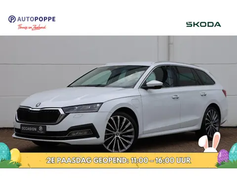 Skoda Octavia Combi 1.4 eHybrid Style 204pk DSG6 |Elektrische stoelen | Leder/Alcantara | HUD