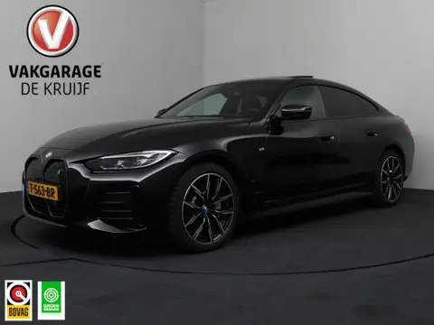 BMW i4 High Executive M-Sport | SoH 95,3% | ACC | Trekhaak | Elektrisch Panoramadak!