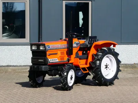 Hinomoto E2004 4wd / 1088 Draaiuren / Miditrekker