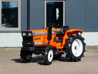 Hinomoto E2004 4wd / 1088 Draaiuren / Miditrekker