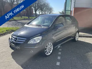 Mercedes-Benz B-Klasse 200 Sport Tourer | APK T/M 11/05/27 | STOELVERWARMING LM VELGEN | RADIO / NAV