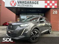 Peugeot 2008 1.2 PureTech Allure // FULL LED // NAVI + CARPLAY // CAMERA // KEYLESS // PDC