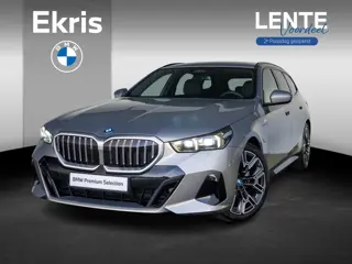 BMW 5 Serie Touring 530e | M Sportpakket | Travel Pack | Comfort Access | Achteruitrijcamera | Stoel