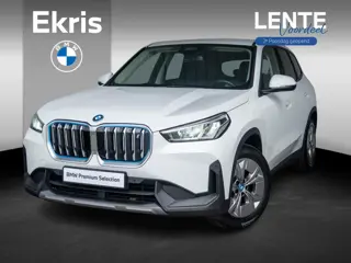 BMW iX1 xDrive30 | Driving Assistant Plus | Achteruitrijcamera | Sportstoelen | PDC | 17'' | Lentevo