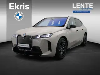 BMW iX xDrive M70 112 kWh M Sportpakket Pro | Trekhaak |  Stoelventilatie | Driving Assist Prof | Bo