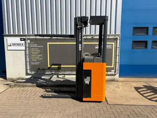 VS-22638 Elektrische triplex sta stapelaar Still