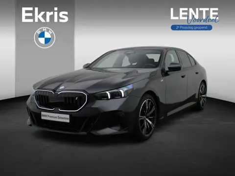 BMW i5 eDrive40 M Sportpakket Pro | Travel Pack | Stuurwielrand Verwarmd | Trekhaak | Driving Assist