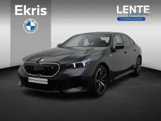 BMW i5 eDrive40 M Sportpakket Pro | Travel Pack | Stuurwielrand Verwarmd | Trekhaak | Driving Assist