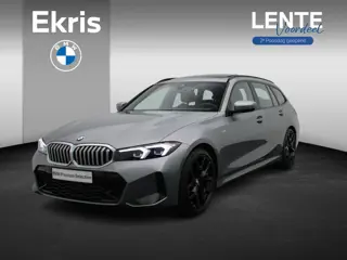 BMW 3 Serie Touring 318i M Sportpakket | Trekhaak | Achteruitrijcamera | Panoramadak | Parking Assis