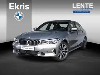 BMW 3 Serie Sedan 320e | High Executive | Parking Pack | Achteruitrijcamera | Schuif-/kanteldak | St