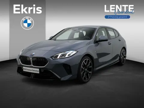 BMW 1 Serie 120 M Sportpakket | Driving Assistant | Achteruitrijcamera | Parking Assistant | 19" | L