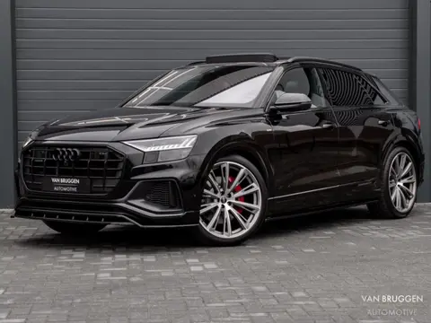 Audi Q8 55 TFSI e quattro S-Line Pano RS-Stoelen Trekhaak 23" BTW HUD 360