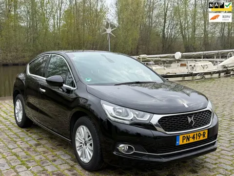 DS 4 1.2 PureTech Chic Zeer netjes dealer onderhouden airco cruis control parkeer sensor navigatie