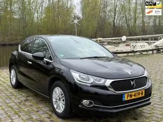 DS 4 1.2 PureTech Chic Zeer netjes dealer onderhouden airco cruis control parkeer sensor navigatie