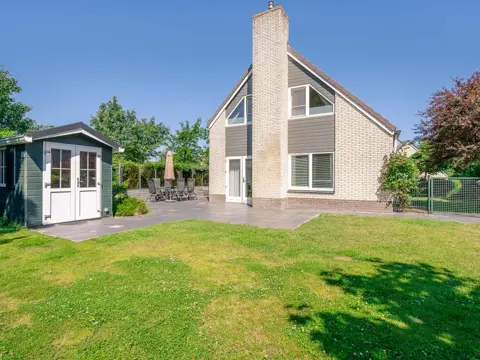 Comfortabel vakantiehuis met riante tuin op het zuiden in De Koog