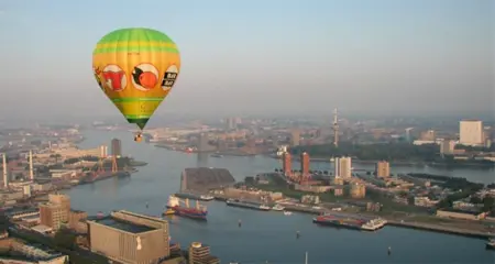 Parachutespringen als kado verjaardag voor hem en haar