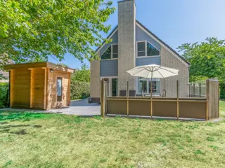 Luxe en ruim vakantiehuis rustig gelegen aan de rand van De Koog