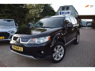 Mitsubishi Outlander 2.4 Instyle 7 PERS/AUTOM/PANO DAK/AIRCO-ECC/CRUISE/NAVI/NL-AUTO/TREKH/BLUETOOTH