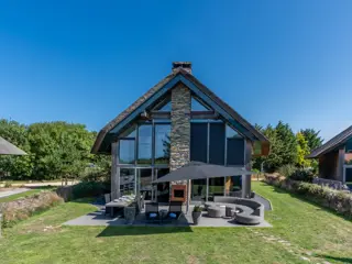 Luxe duurzame villa met Hottub vlakbij van De Koog