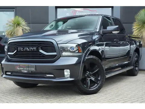 Dodge Ram 1500 5.7 V8 4x4 Crew Cab 5'7 402pk Panoramadak/Trekhaak/AlpineSoundsystem