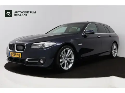 BMW 5-serie Touring 520i Last Minute Edition (PANORAMADAK, TREKHAAK, STOELVERWARMING, ELEKTR STOELEN