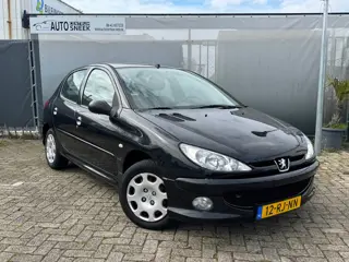 Peugeot 206 1.4 Air-line 2 - Airco - Elektr ramen -APK 04-27